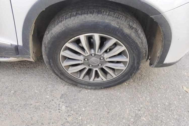Used Haval H6 2015 Sport Edition 1.5T Automatic Two-Wheel Drive Luxury Model Right Front Wheel Hub