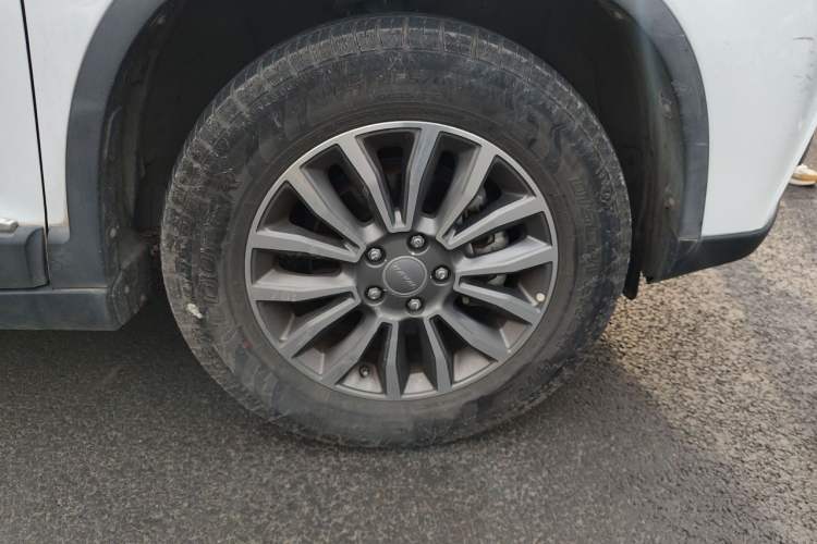 Used Haval H6 2015 Sport Edition 1.5T Automatic Two-Wheel Drive Luxury Model Right Front Wheel Hub