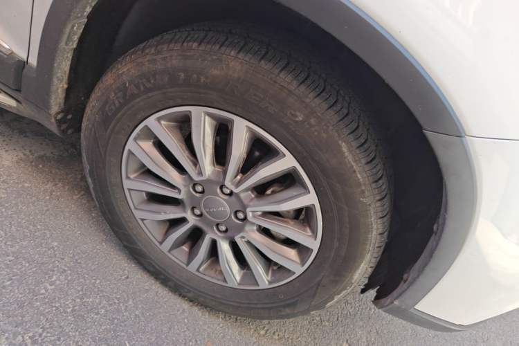 Used Haval H6 2015 Sport Edition 1.5T Automatic Two-Wheel Drive Luxury Model Right Front Wheel Hub