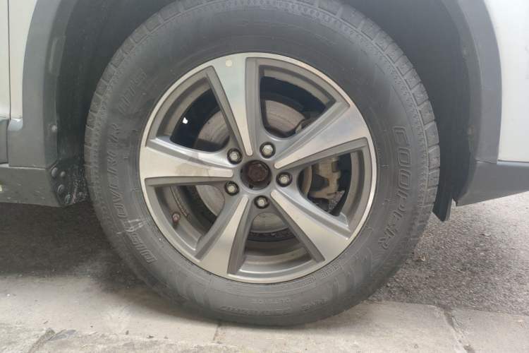 Used Haval H6 2015 Revised Version Sport Edition 1.5T Manual Transmission Two-Wheel Drive Elite Grade Right Front Wheel Hub