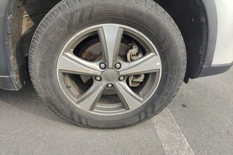 Used Haval H6 2015 Sport Edition 1.5T Manual Two-Wheel Drive Elite Model Right Front Wheel Hub