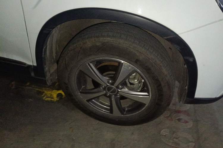 Used Haval H6 2015 Sport Edition 1.5T Manual Two-Wheel Drive Elite Model Right Front Wheel Hub
