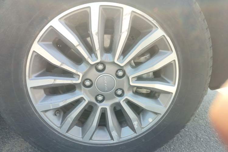 Used Haval H6 2015 Sport Edition 1.5T Automatic Two-Wheel Drive Luxury Model Right Front Wheel Hub