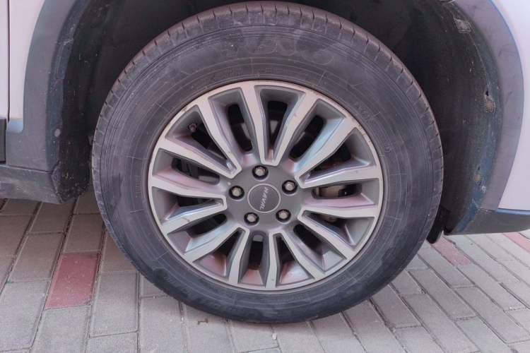 Used Haval H6 2015 Sport Edition 1.5T Automatic Two-Wheel Drive Luxury Model Right Front Wheel Hub
