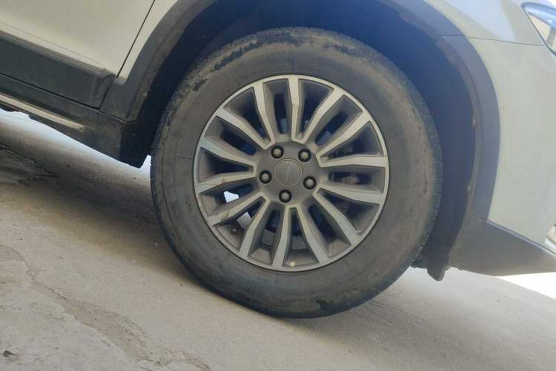Used Haval H6 2015 Sport Edition 1.5T Automatic Two-Wheel Drive Luxury Model Right Front Wheel Hub
