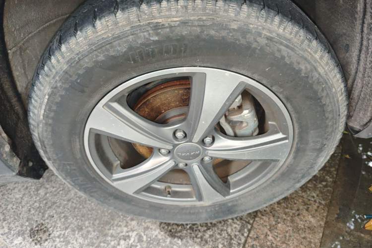 Used Haval H6 2015 Sport Edition 1.5T Manual Two-Wheel Drive Elite Model Right Front Wheel Hub