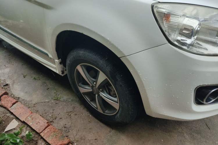 Used Haval H6 2015 Upgraded Model 1.5T Manual Two-Wheel Drive Elite Version Right Front Wheel Hub