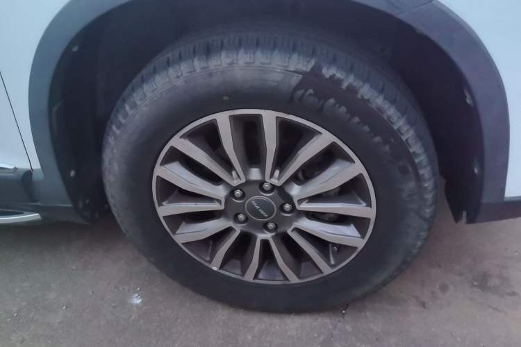 Used Haval H6 2015 Sport Edition 1.5T Automatic Two-Wheel Drive Luxury Model Right Front Wheel Hub