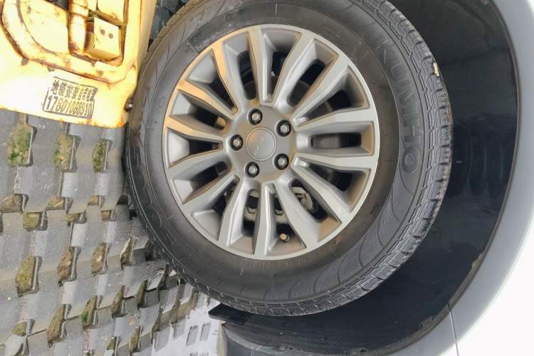 Used Haval H6 2015 Sport Edition 1.5T Automatic Two-Wheel Drive Luxury Model Right Front Wheel Hub