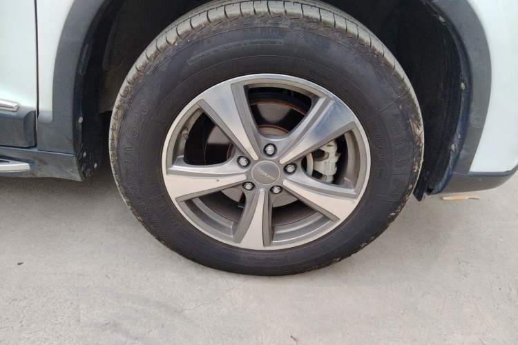 Used Haval H6 2015 Revised Version Sport Edition 1.5T Manual Transmission Two-Wheel Drive Elite Grade Right Front Wheel Hub