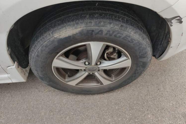 Used Haval H6 2015 Upgraded Model 1.5T Manual Two-Wheel Drive Elite Version Right Front Wheel Hub