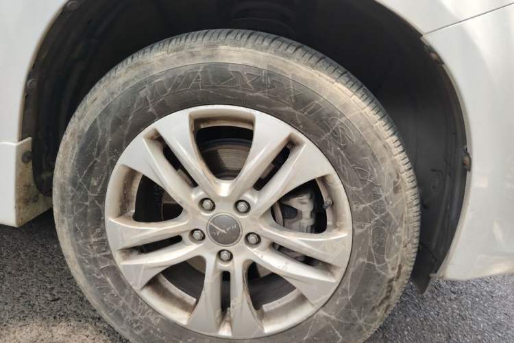 Used Haval H6 2015 Upgraded Model 1.5T Manual Two-Wheel Drive Elite Version Right Front Wheel Hub
