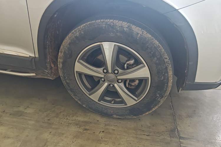 Used Haval H6 2015 Revised Version Sport Edition 1.5T Manual Transmission Two-Wheel Drive Elite Grade Right Front Wheel Hub