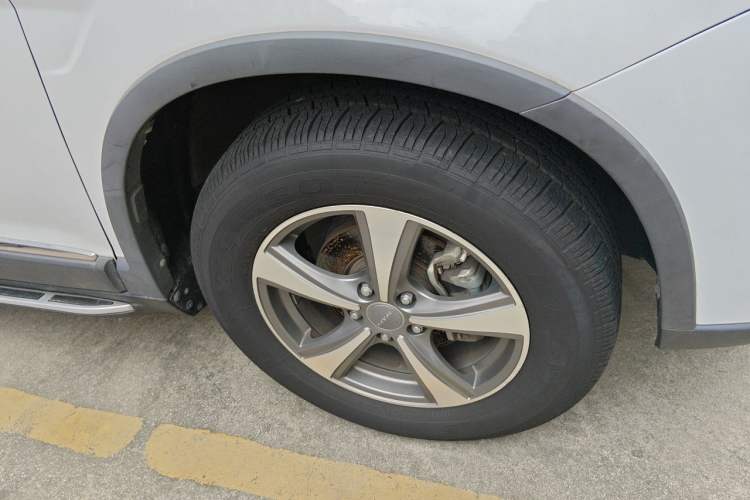 Used Haval H6 2015 Revised Version Sport Edition 1.5T Manual Transmission Two-Wheel Drive Elite Grade Right Front Wheel Hub