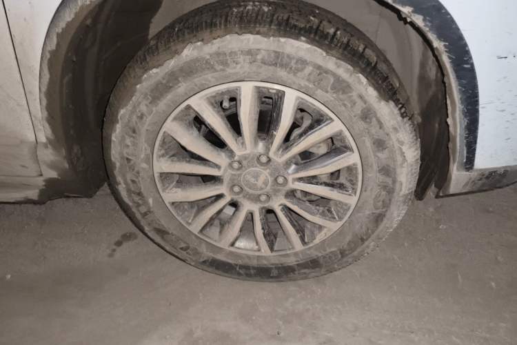 Used Haval H6 2015 Sport Edition 1.5T Automatic Two-Wheel Drive Luxury Model Right Front Wheel Hub