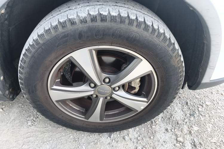 Used Haval H6 2015 Revised Version Sport Edition 1.5T Manual Transmission Two-Wheel Drive Elite Grade Right Front Wheel Hub