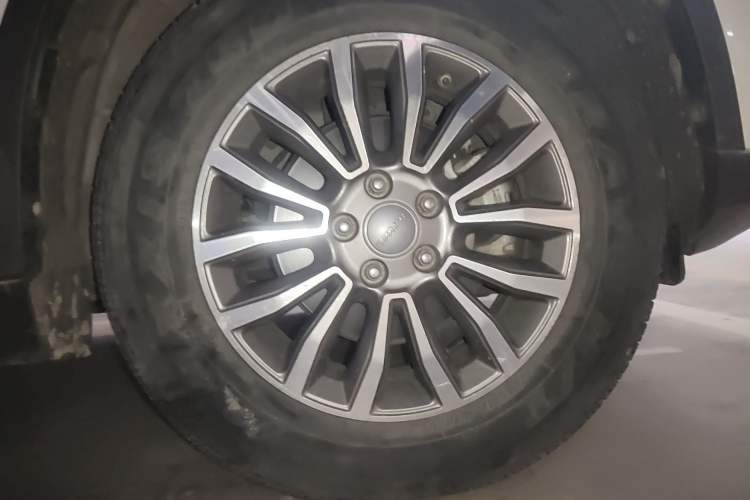 Used Haval H6 2015 Sport Edition 1.5T Automatic Two-Wheel Drive Luxury Model Right Front Wheel Hub