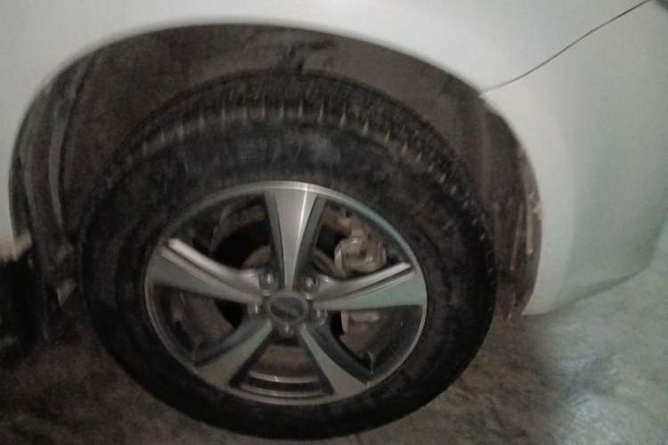 Used Haval H6 2015 Upgraded Model 1.5T Manual Two-Wheel Drive Elite Version Right Front Wheel Hub