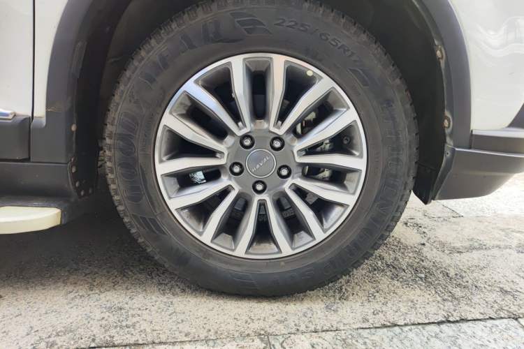 Used Haval H6 2015 Sport Edition 1.5T Automatic Two-Wheel Drive Luxury Model Right Front Wheel Hub