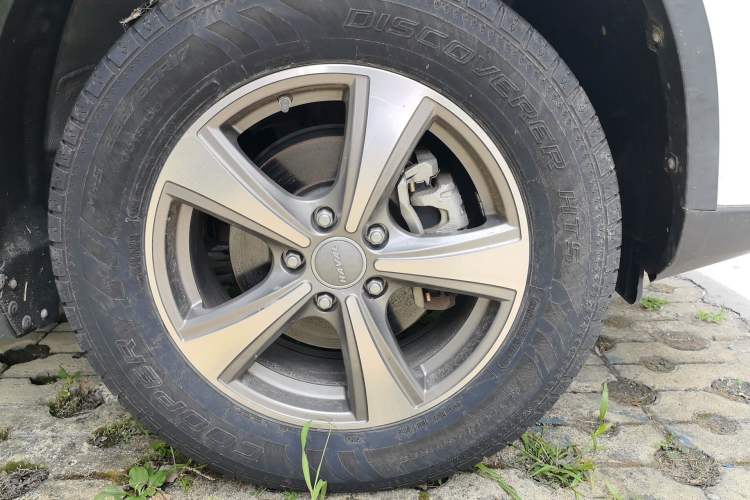 Used Haval H6 2015 Revised Version Sport Edition 1.5T Manual Transmission Two-Wheel Drive Elite Grade Right Front Wheel Hub