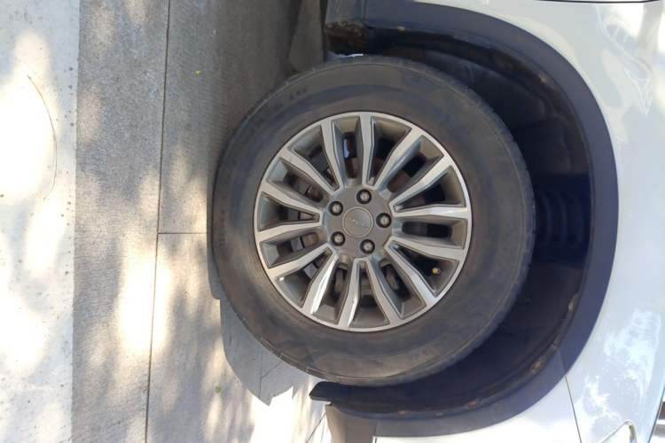 Used Haval H6 2015 Sport Edition 1.5T Automatic Two-Wheel Drive Luxury Model Right Front Wheel Hub