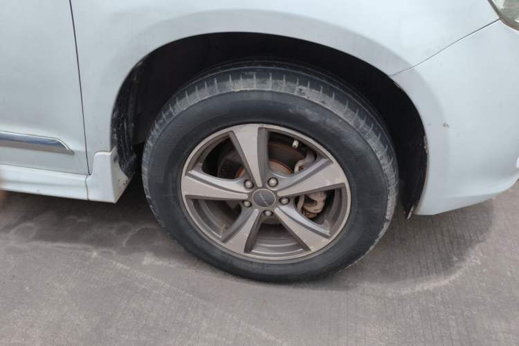Used Haval H6 2015 Upgraded Model 1.5T Manual Two-Wheel Drive Elite Version Right Front Wheel Hub