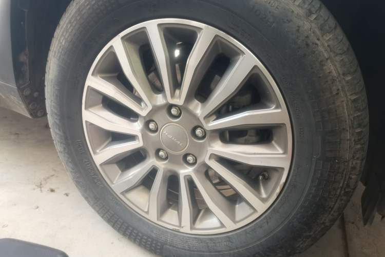 Used Haval H6 2015 Sport Edition 1.5T Automatic Two-Wheel Drive Luxury Model Right Front Wheel Hub