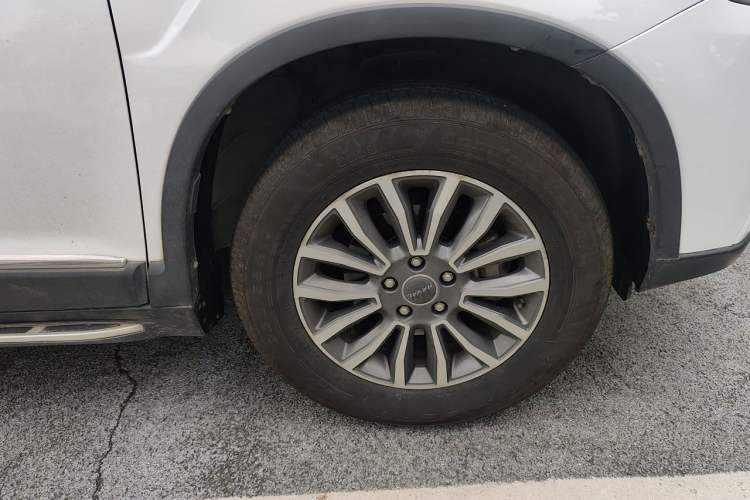 Used Haval H6 2015 Sport Edition 1.5T Automatic Two-Wheel Drive Luxury Model Right Front Wheel Hub
