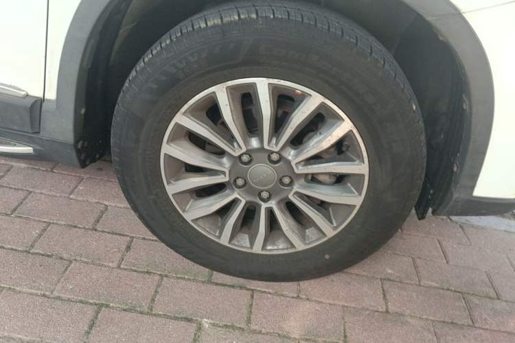 Used Haval H6 2015 Sport Edition 1.5T Automatic Two-Wheel Drive Luxury Model Right Front Wheel Hub