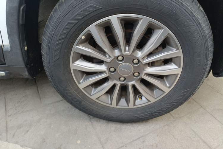 Used Haval H6 2015 Sport Edition 1.5T Automatic Two-Wheel Drive Luxury Model Right Front Wheel Hub