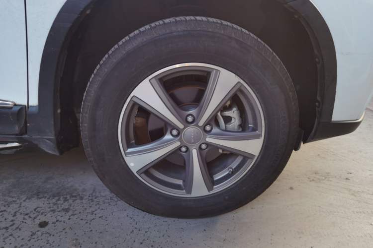 Used Haval H6 2015 Revised Version Sport Edition 1.5T Manual Transmission Two-Wheel Drive Elite Grade Right Front Wheel Hub