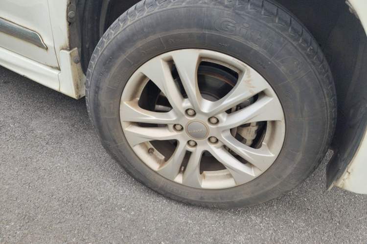 Used Haval H6 2015 Upgraded Model 1.5T Manual Two-Wheel Drive Elite Version Right Front Wheel Hub