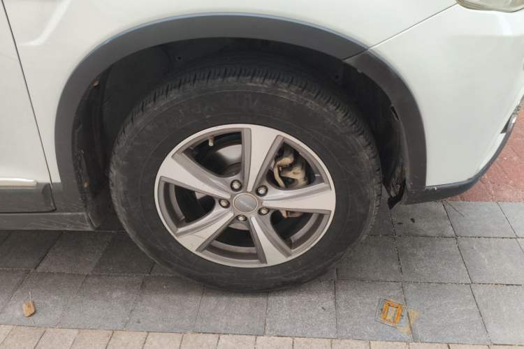 Used Haval H6 2015 Sport Edition 1.5T Manual Two-Wheel Drive Elite Model Right Front Wheel Hub