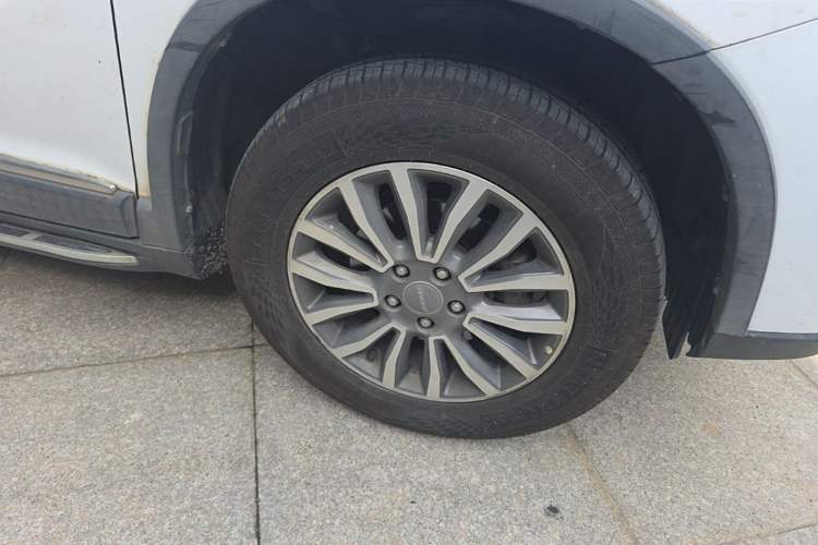 Used Haval H6 2015 Sport Edition 1.5T Automatic Two-Wheel Drive Luxury Model Right Front Wheel Hub