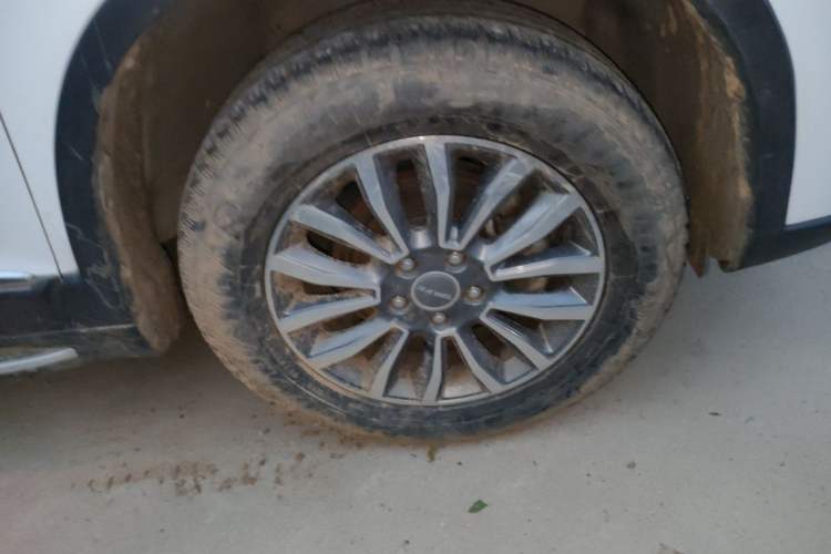 Used Haval H6 2015 Sport Edition 1.5T Automatic Two-Wheel Drive Luxury Model Right Front Wheel Hub