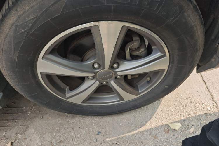 Used Haval H6 2015 Sport Edition 1.5T Manual Two-Wheel Drive Elite Model Right Front Wheel Hub