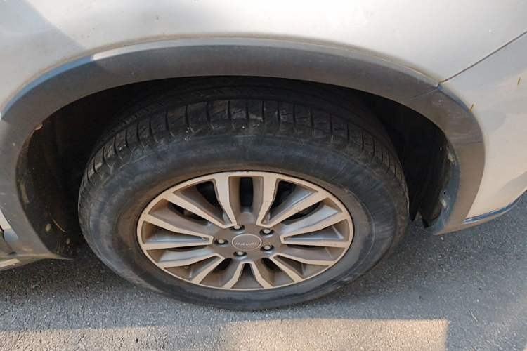 Used Haval H6 2015 Sport Edition 1.5T Automatic Two-Wheel Drive Luxury Model Right Front Wheel Hub