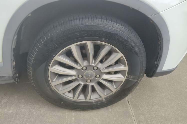 Used Haval H6 2015 Sport Edition 1.5T Automatic Two-Wheel Drive Luxury Model Right Front Wheel Hub