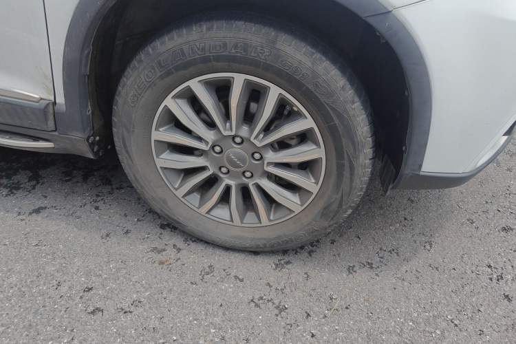 Used Haval H6 2015 Sport Edition 1.5T Automatic Two-Wheel Drive Luxury Model Right Front Wheel Hub