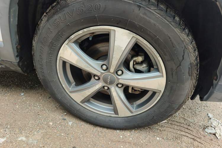 Used Haval H6 2015 Sport Edition 1.5T Manual Two-Wheel Drive Elite Model Right Front Wheel Hub