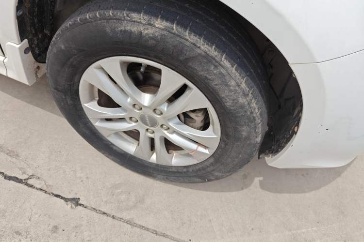 Used Haval H6 2015 Upgraded Model 1.5T Manual Two-Wheel Drive Elite Version Right Front Wheel Hub
