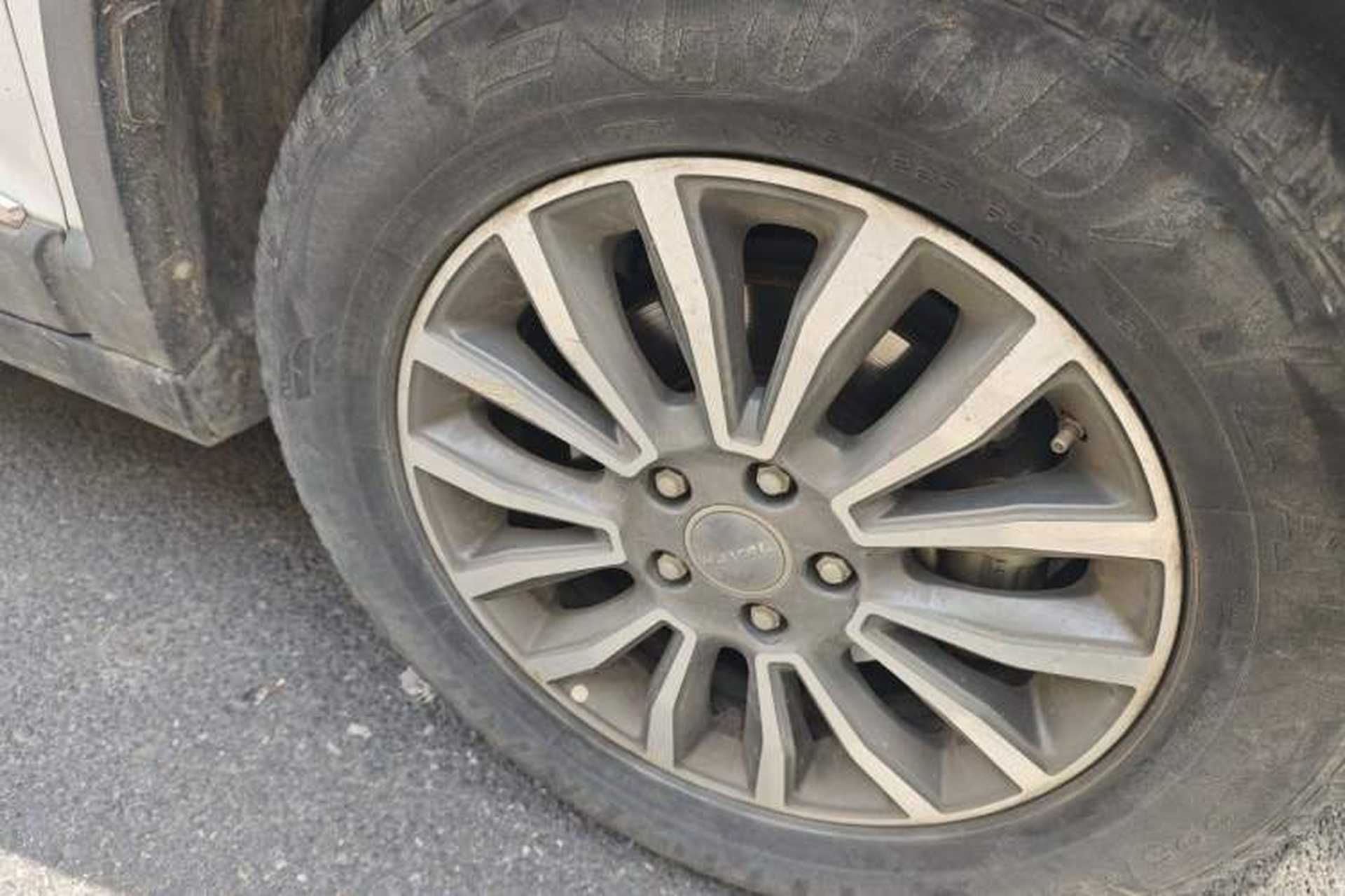Used Haval H6 2015 Sport Edition 1.5T Automatic Two-Wheel Drive Luxury Model Right Front Wheel Hub