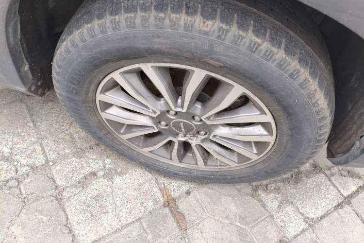 Used Haval H6 2015 Sport Edition 1.5T Automatic Two-Wheel Drive Luxury Model Right Front Wheel Hub