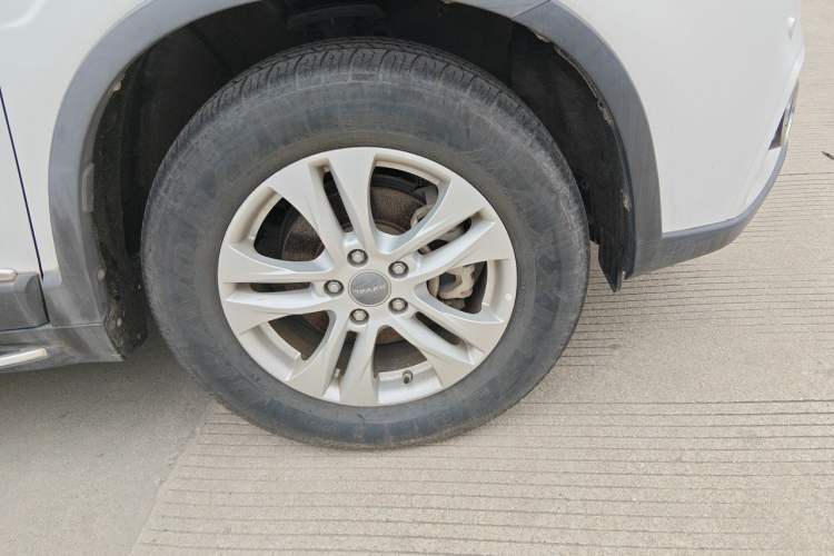 Used Haval H6 2015 Sport Edition 1.5T Manual Two-Wheel Drive Elite Model Right Front Wheel Hub