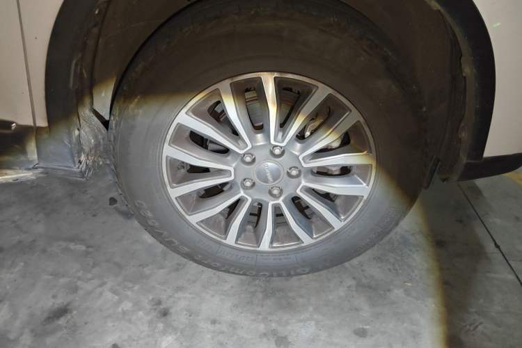 Used Haval H6 2015 Sport Edition 1.5T Automatic Two-Wheel Drive Luxury Model Right Front Wheel Hub