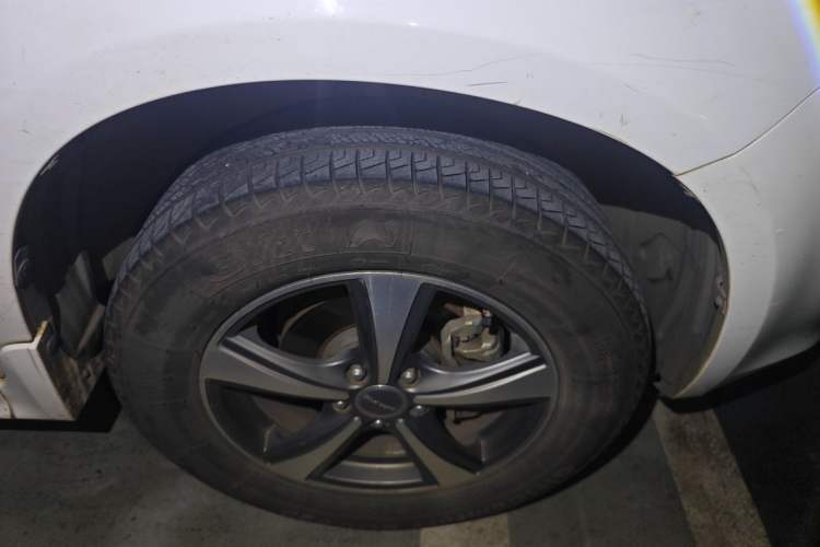 Used Haval H6 2015 Upgraded Model 1.5T Manual Two-Wheel Drive Elite Version Right Front Wheel Hub