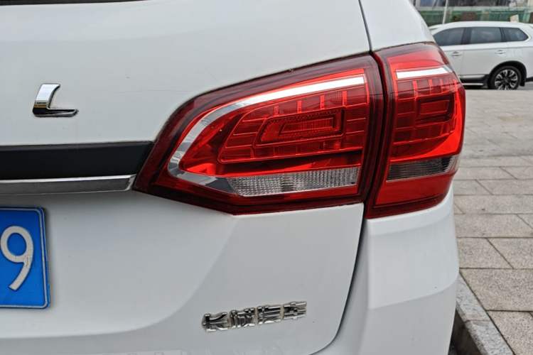 Used Haval H6 2015 Sport Edition 1.5T Automatic Two-Wheel Drive Luxury Model Right Rear Taillight