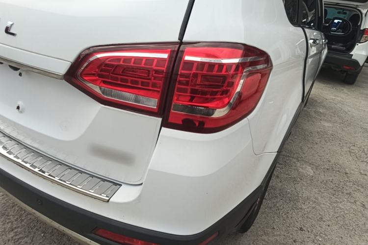 Used Haval H6 2015 Sport Edition 1.5T Automatic Two-Wheel Drive Luxury Model Right Rear Taillight