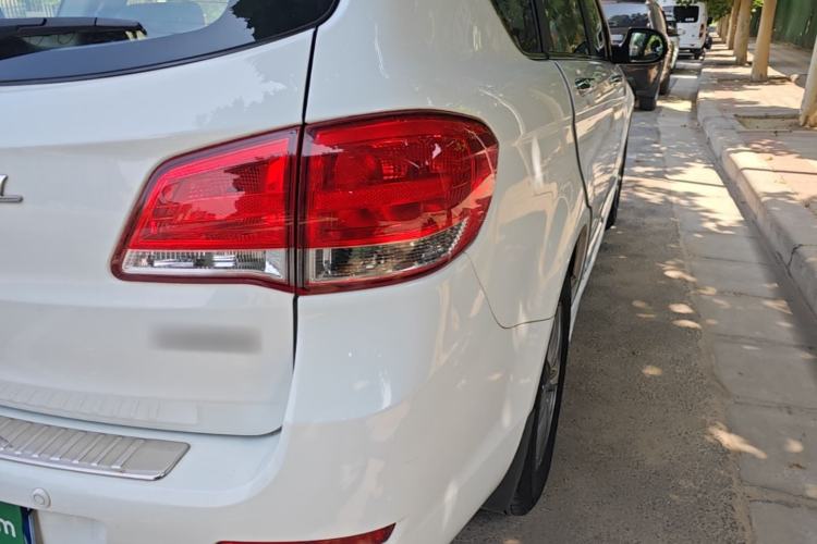 Used Haval H6 2015 Upgraded Model 1.5T Manual Two-Wheel Drive Elite Version Right Rear Taillight