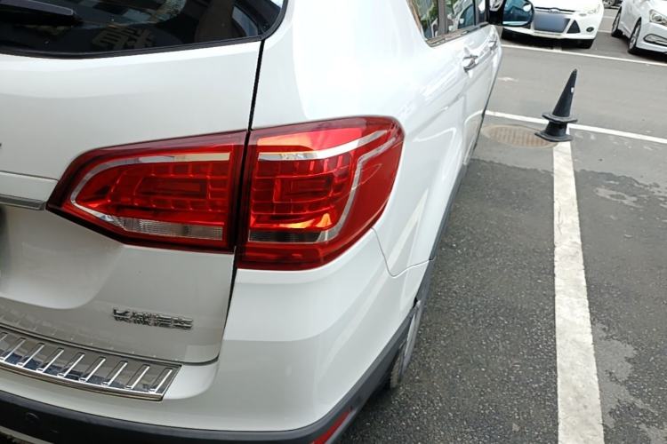 Used Haval H6 2015 Sport Edition 1.5T Manual Two-Wheel Drive Elite Model Right Rear Taillight